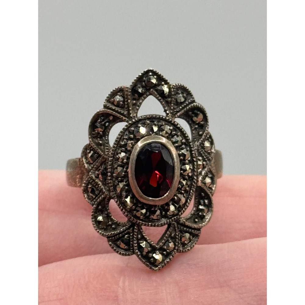 Sterling Silver‎ Marcasite Red Stone Ring Size 8
